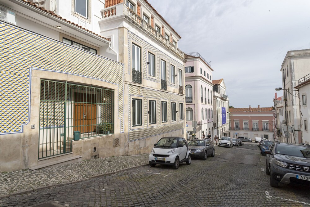 Lapa Diplomatic Flat 1 4 by Feel Lisboa