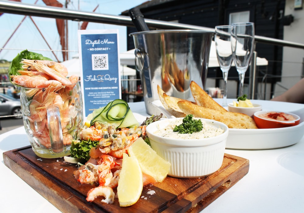 Jolly Sailor- Fish on the Quay