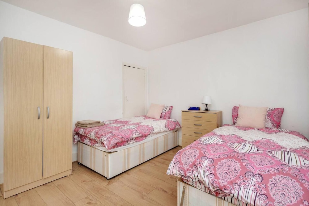 Impeccable and Welcoming 3-bed House in London