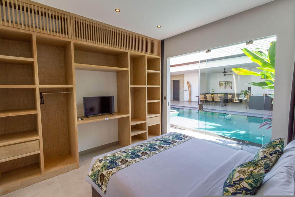 Villa Lys by Alfred in Bali - Charming 3BD Villa w Pool View Near Berawa Beach