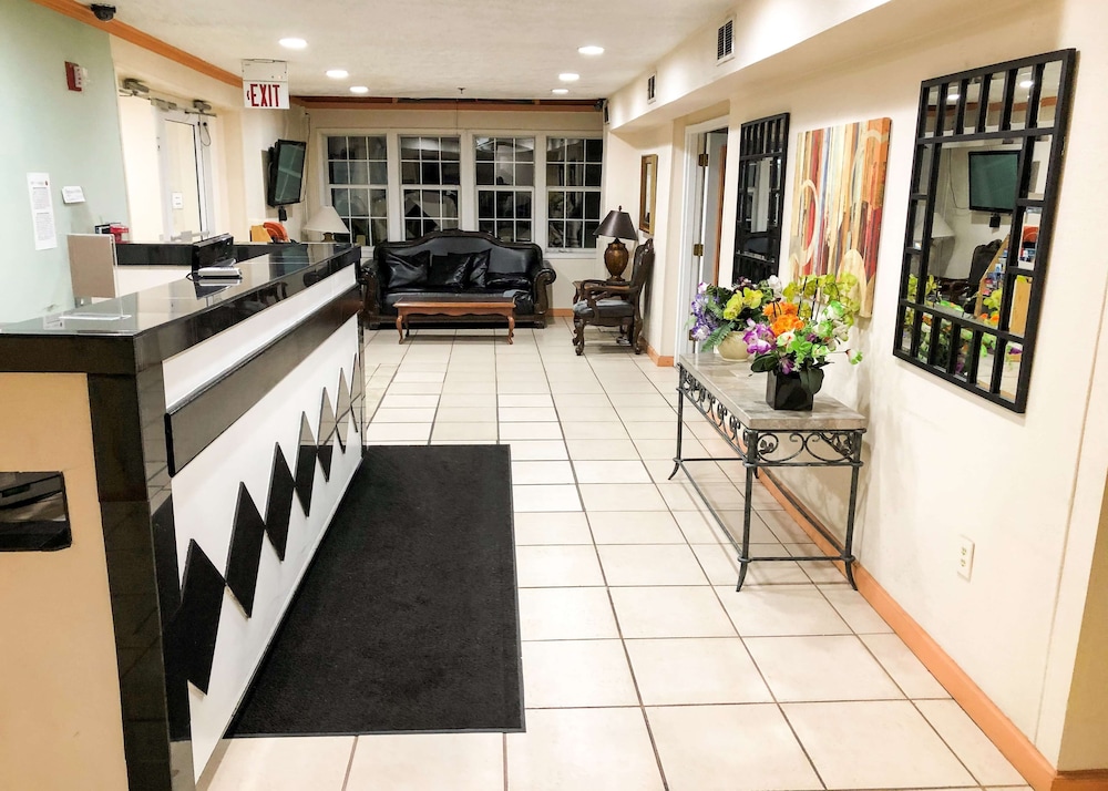 Lake City Vacations - Knights Inn Lake City - Property Image 1