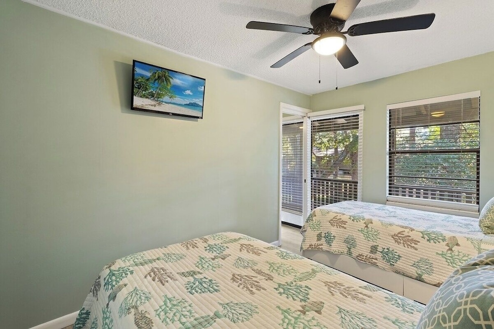 Hilton Head 3BR Retreat Pool, Dining & Shops