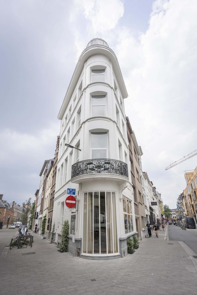 The Suit Duplex Apartment