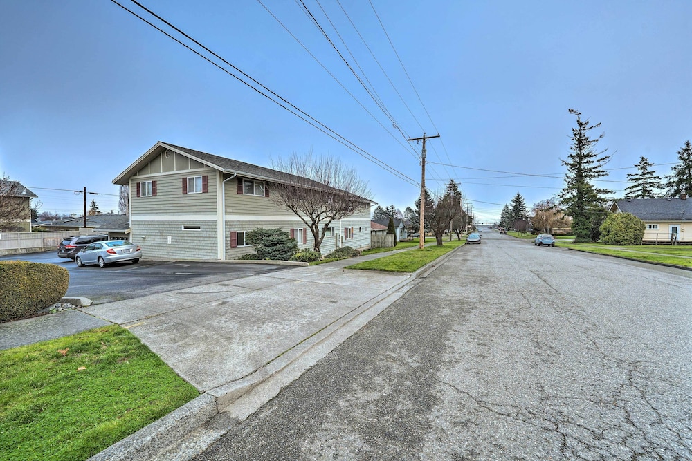 Anacortes Condo ~ 1 Mi to Marina & Fidalgo Bay!