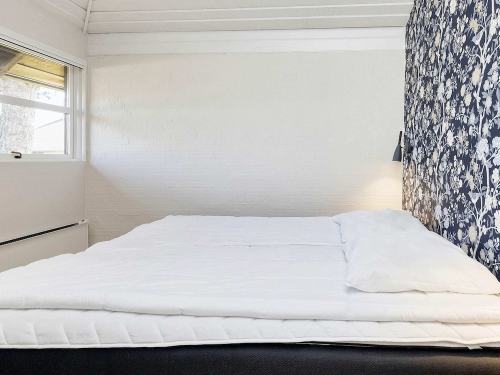 2-room Holiday Home in Karrebaeksminde