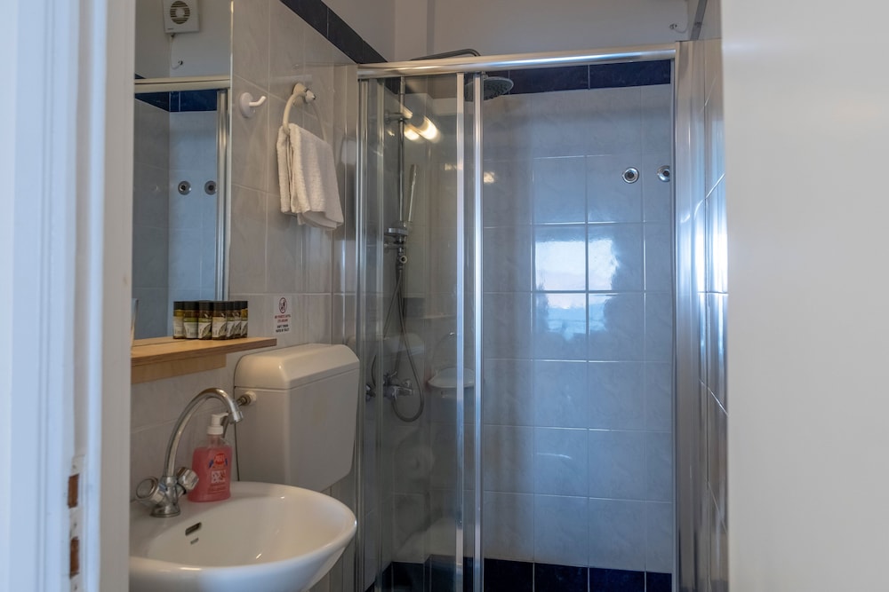 Meli Apartments & Villas
