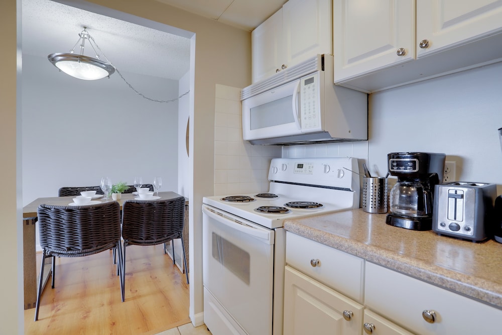 Modern 2BR Stay Near DC Arlington VA