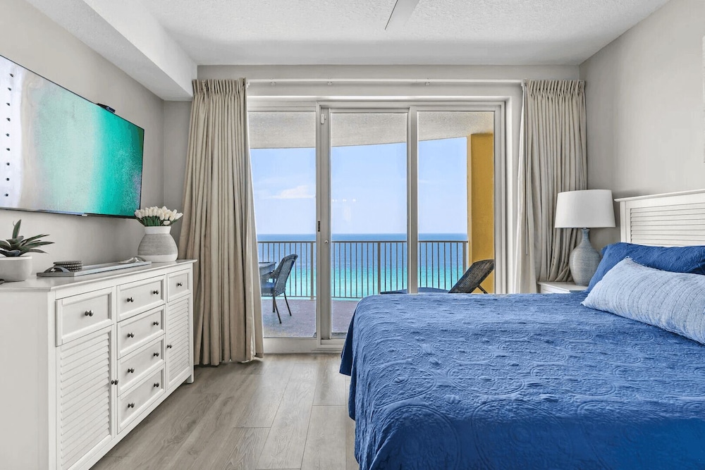 Emerald Isle Resort 1409 Beachfront Access + Chairs Incl Pool, Ocean Views