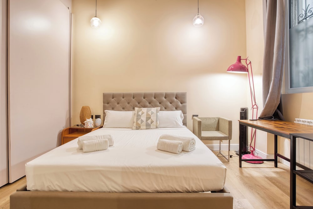 JOIVY Stylish Central Maisonette