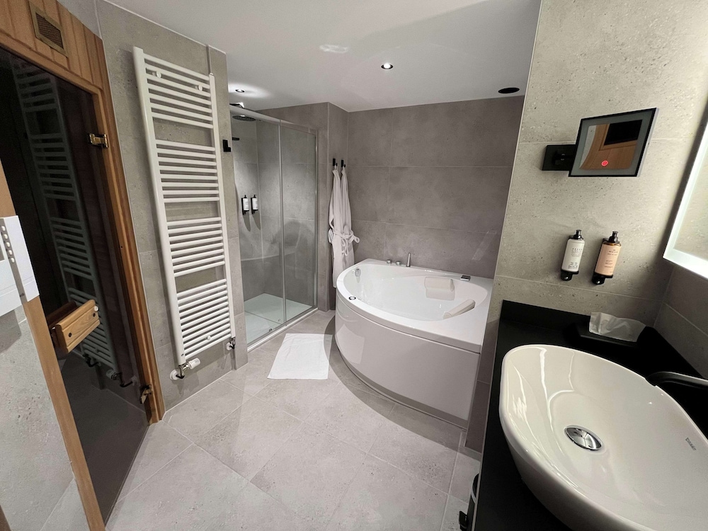 Epinal Vacations - Best Western Plus Lafayette Hotel  Spa - Property Image 2
