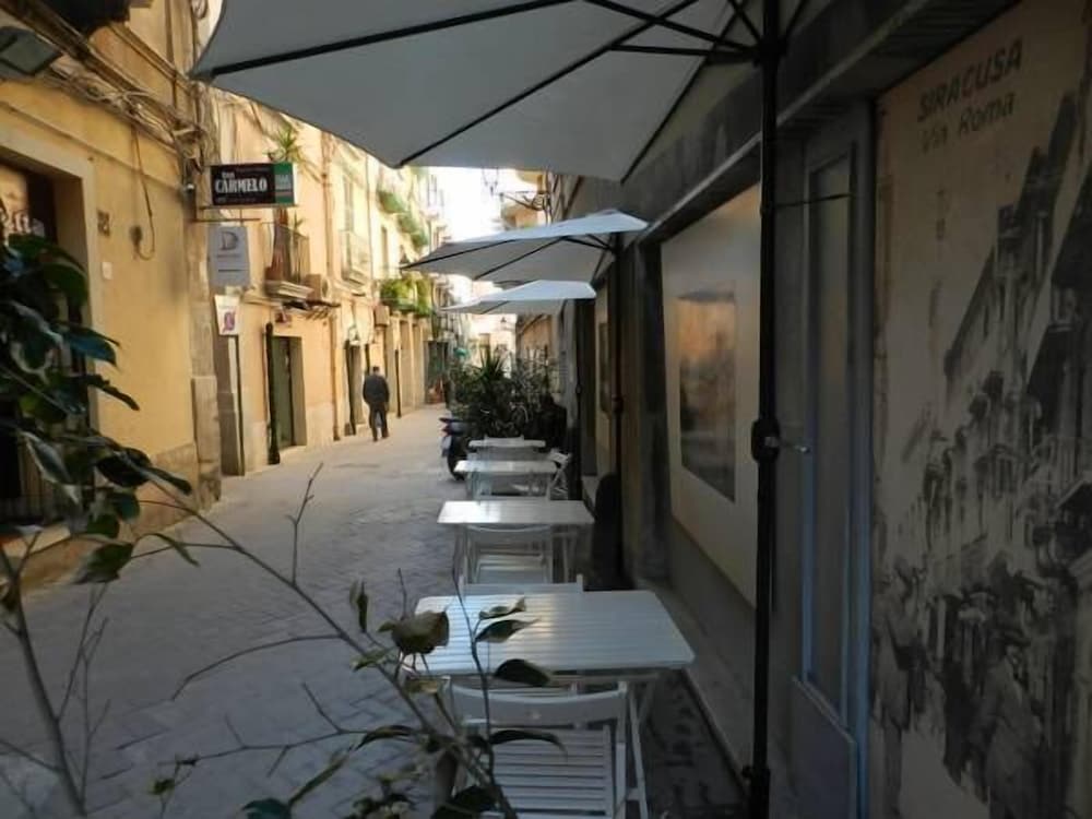 Cavour Rooms