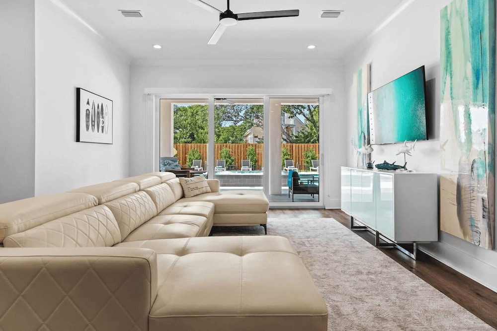30A Born 2 Beach by Avantstay Luxury Gulf Views w/ Private Pool
