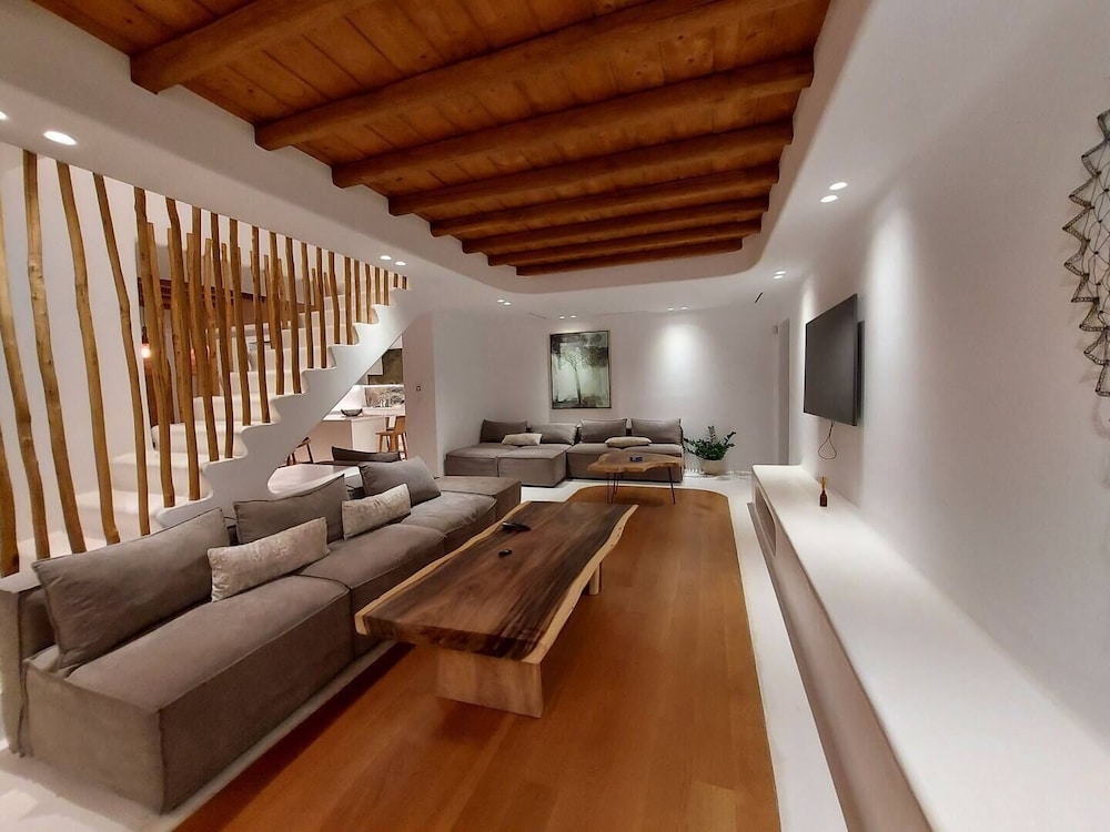 Ria Mar Villas & Suites by Live&Travel