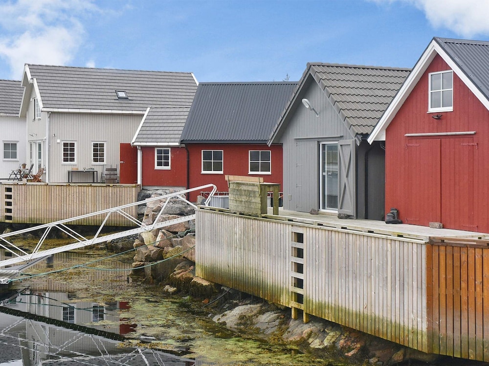 6 Person Holiday Home in Bud