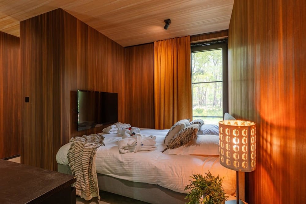 Cabin in the Woods With hot tub
