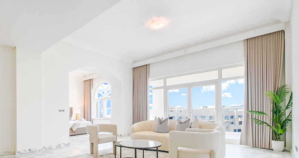 LUX The Shoreline Palm Island Penthouse