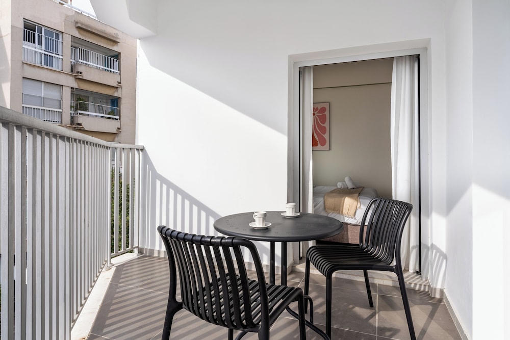 Local Host Living - Signature Apartments in Nicosia