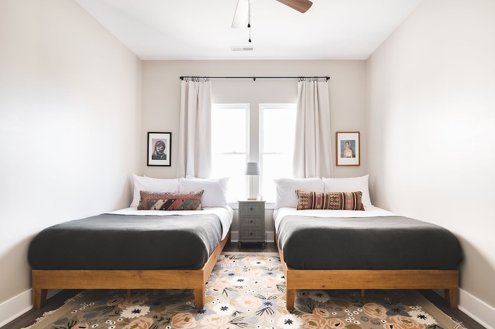 Stapleton Mcgraw by Avantstay 2 Units Sleeps 16 Spacious Home in Nashville
