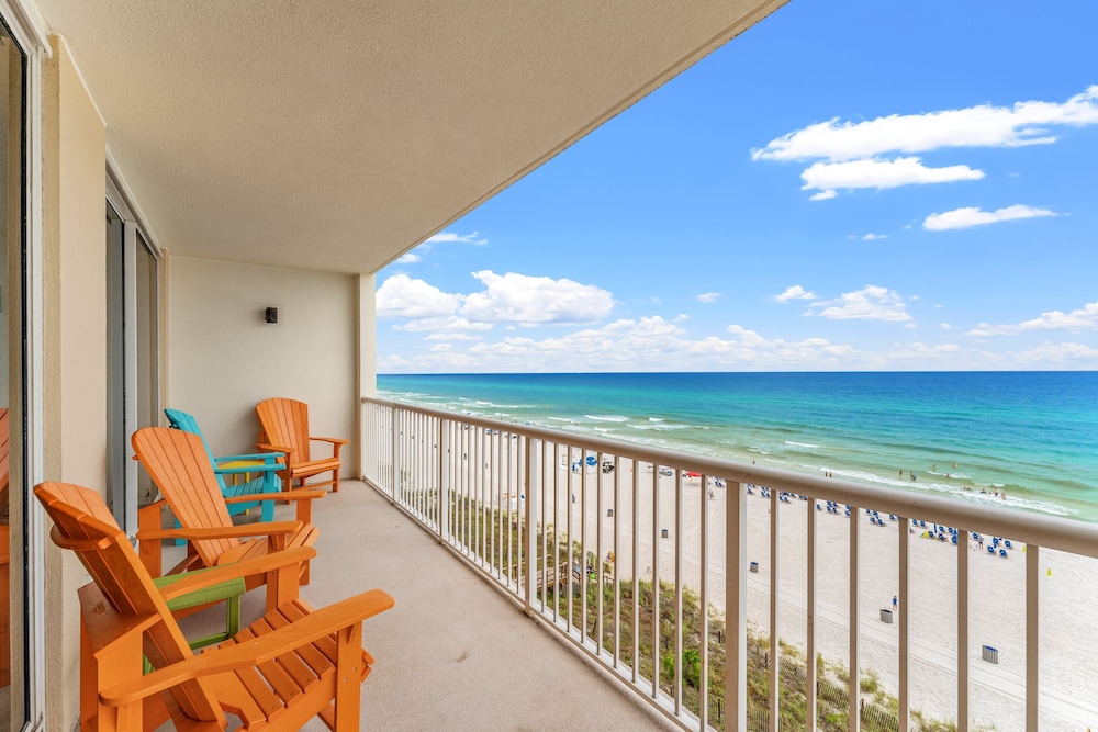 Shoreline Serenity by Avantstay Beachfront + Views!