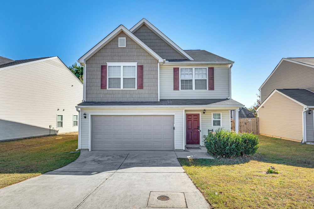 6 Mi to Atlanta Airport! Home w/ Furnished Patio