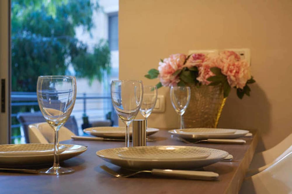 Quiet with Terrasse in City Center by FeelHome