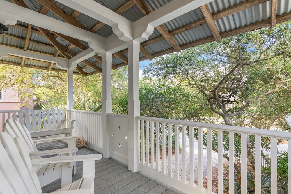 Seabatical! 3BR 2BA Coastal Retreat for 8 Relax, Unwind, and Recharge