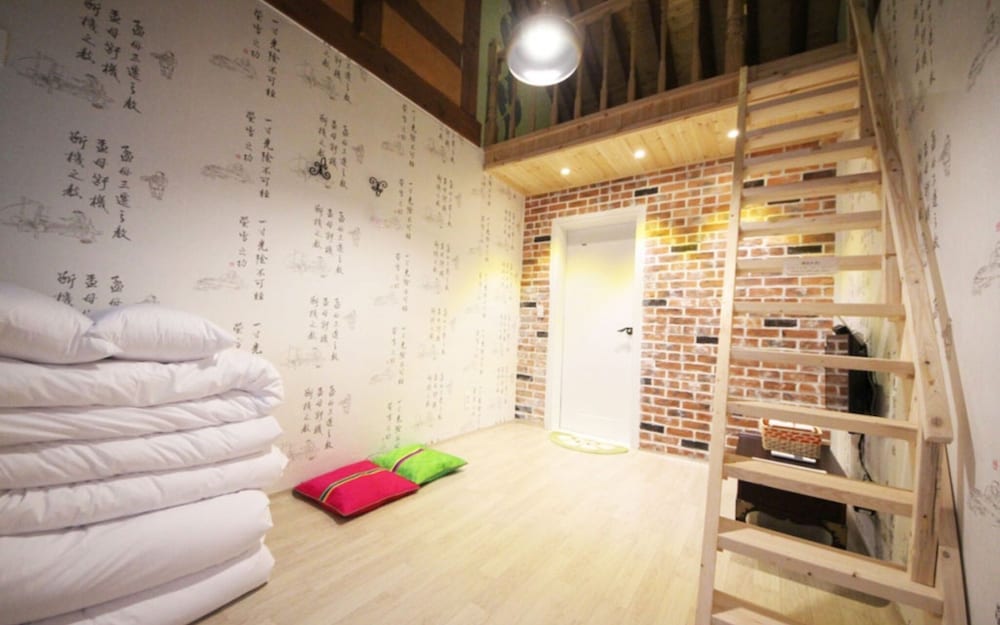 Jeonju Myeongmunga Hanok Stay view 3