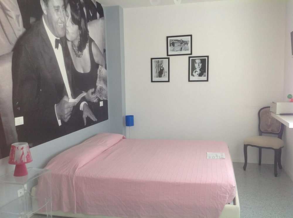 Villa Venice Movie