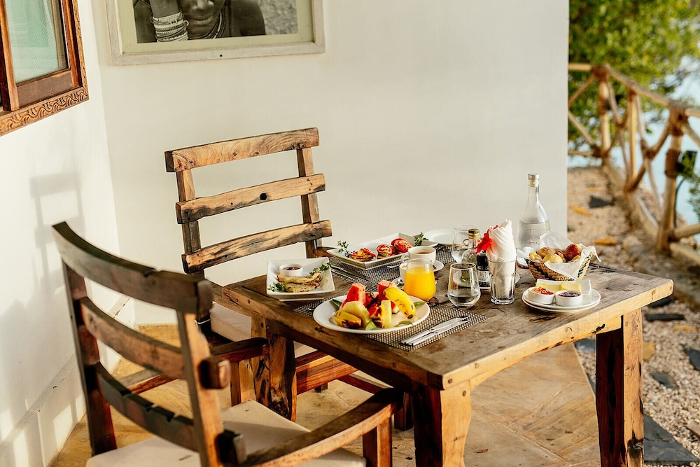 The Island - Pongwe Lodge - Adults Only