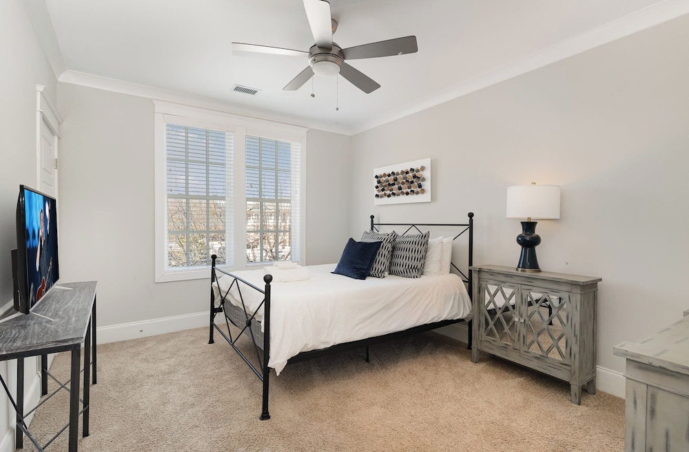 Belwood Manor-across From Parthenon-5 Min Broadway