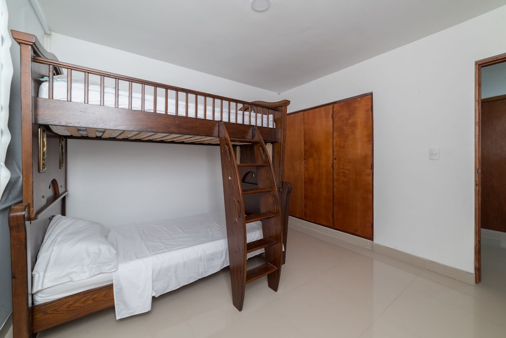 Galeon By Nomad Guru view 3