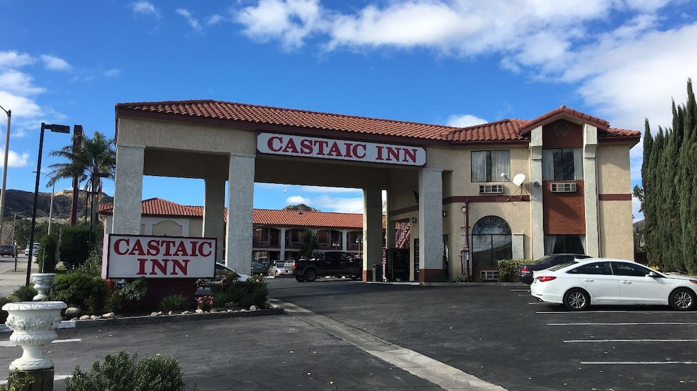 Castaic Inn Near Six Flags Magic Mountain - Property Image 6