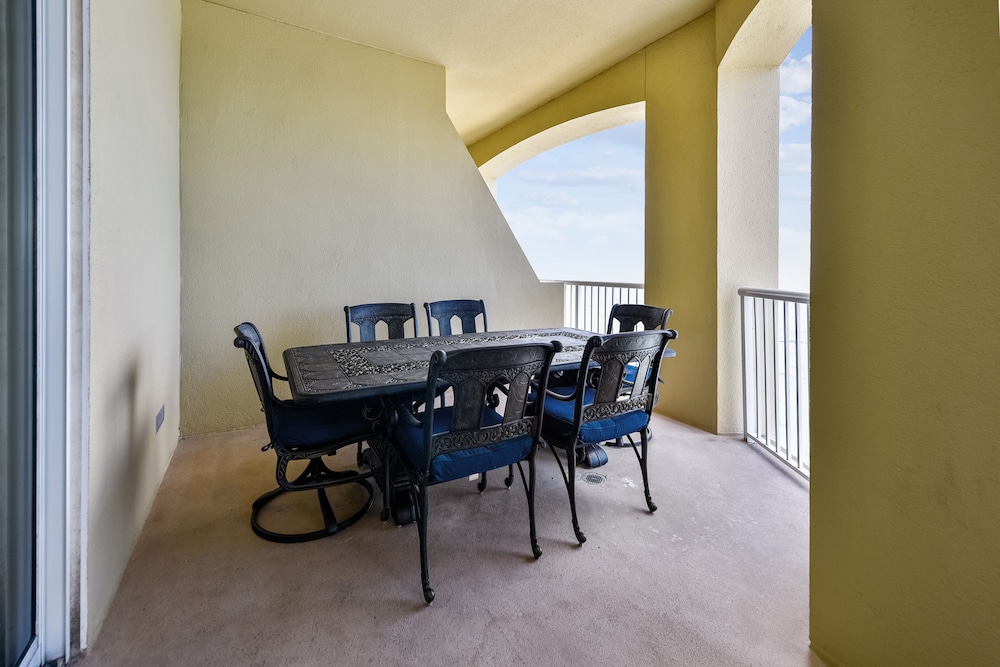 Grand Panama Beach Resort by Book That Condo