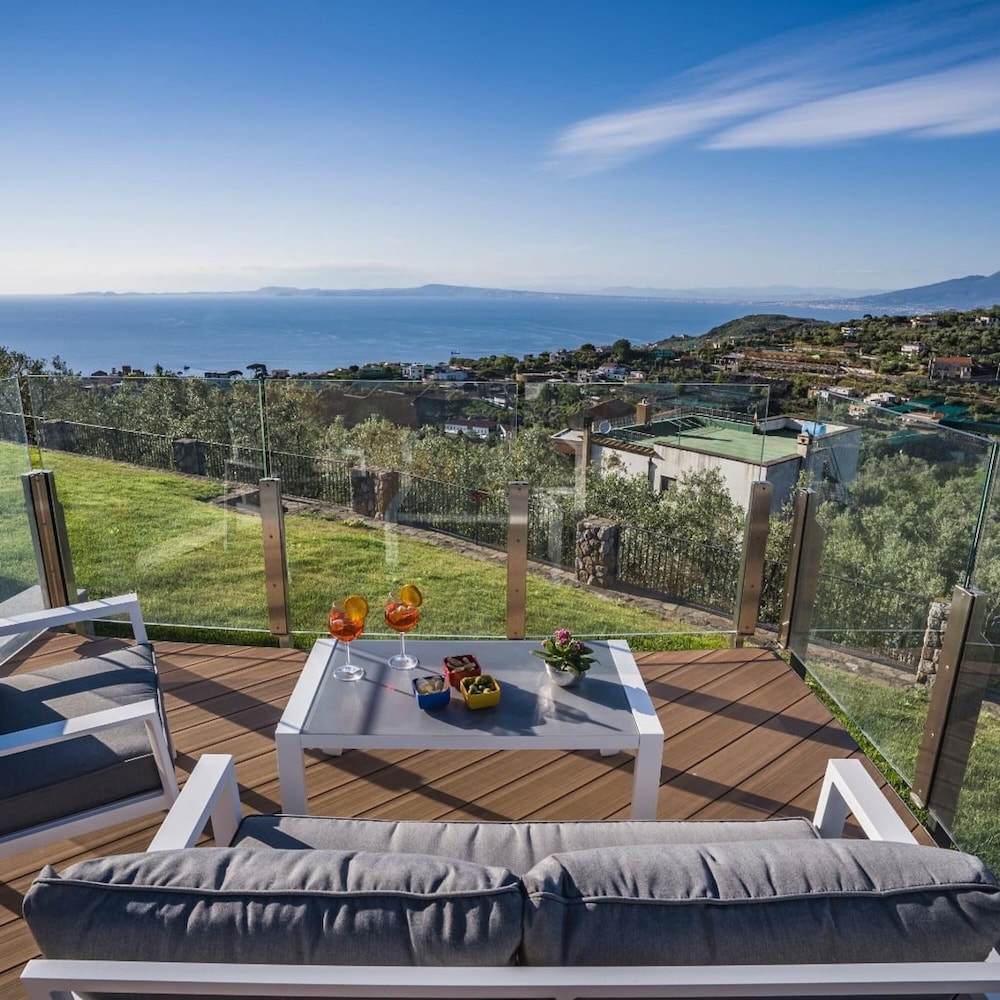 Villa Le Rondini in Massa Lubrense view 4