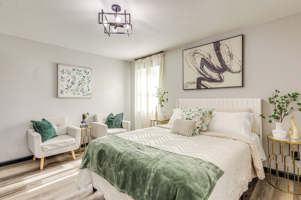 Near Lakes & Golfing: Spacious Loganville Home!