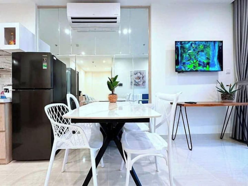 COZY- Vinhomes Grand Park Apartments
