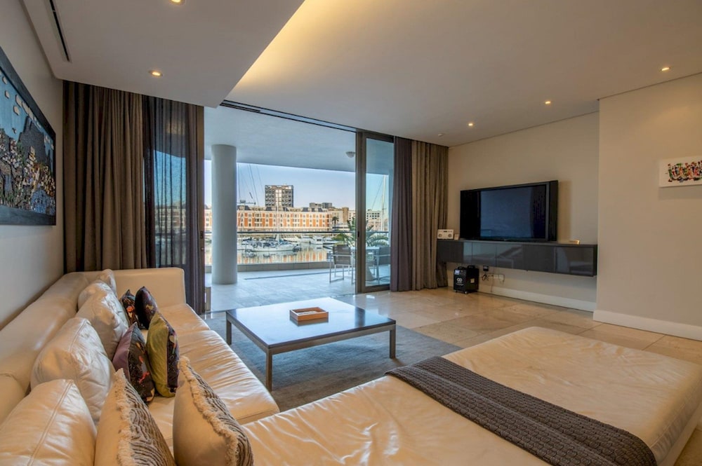 Executive Yacht View One Bedroom Marina Apartment - 309