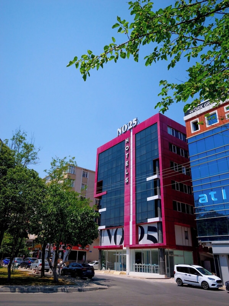 No25 Hotels