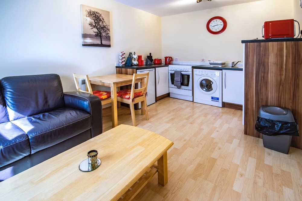 5 Varis Apartments
