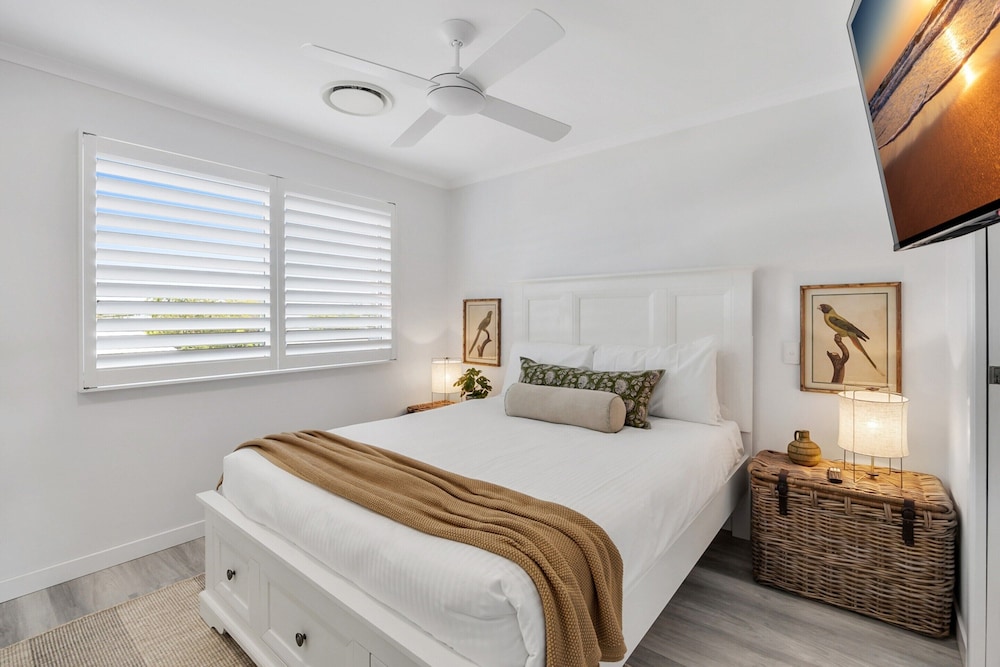 3-bed Haven With Balcony and Bbq, 5-min to Beach