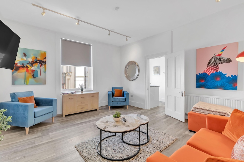 City Chic Townhouse By My Getaways