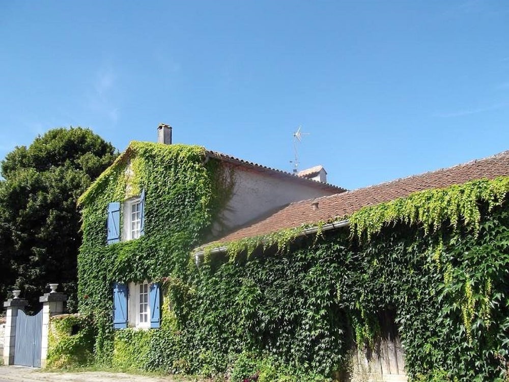 Hotel Le Clos de La Font Queroy - Image 1