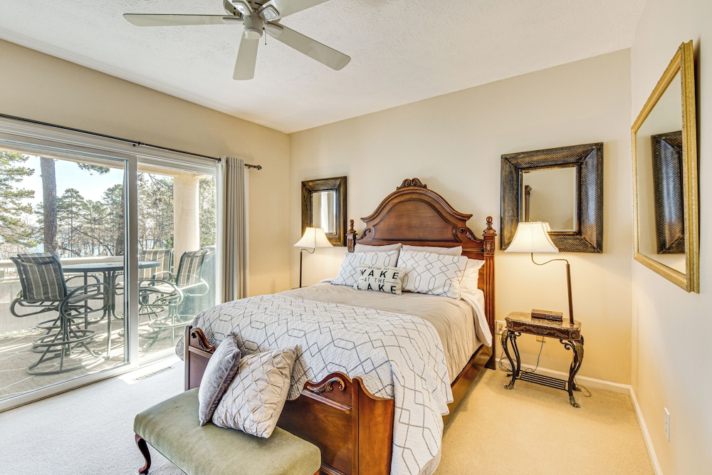 Boat, Golf & Swim: Keowee Key Condo w/ Lake Views