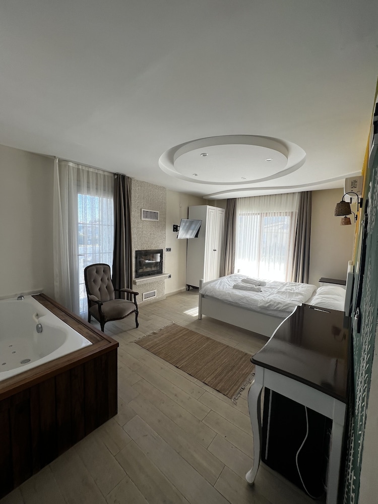 Lamira Suites Alacati - Image 11