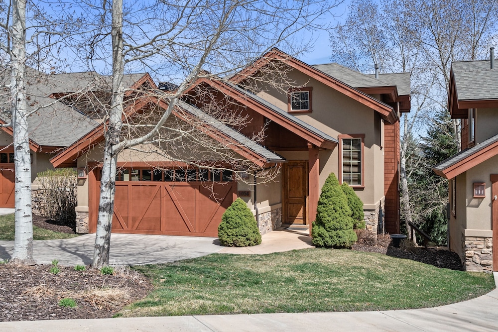 Midway 4 Bedroom Golf Course Luxury Turnberry 23 Home