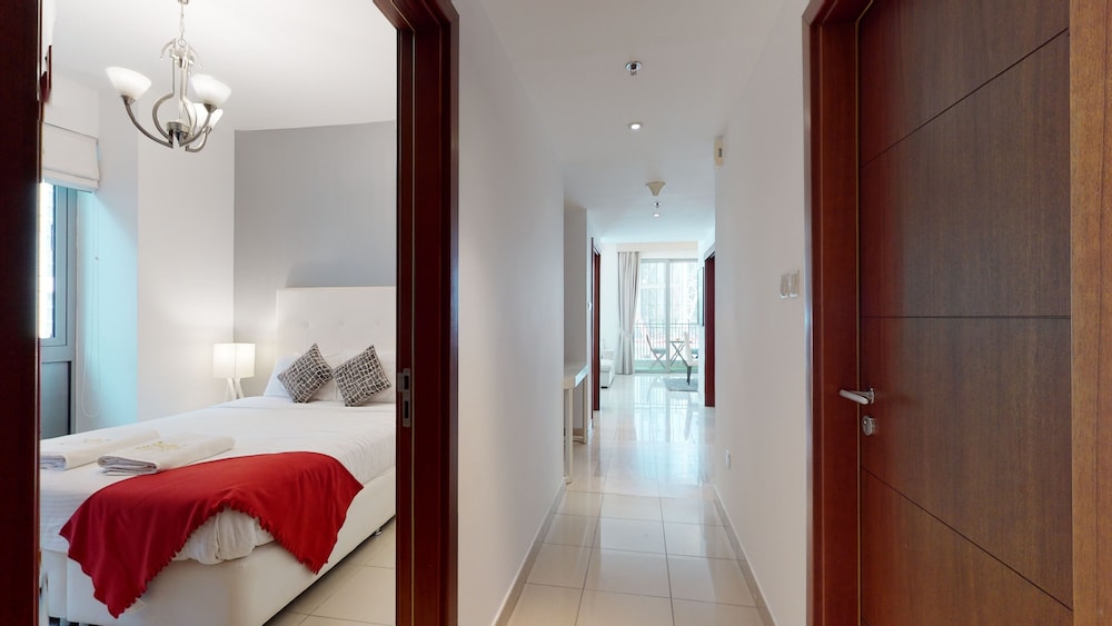 Lux BnB 3BDR Burj Khalifa & Pool Views