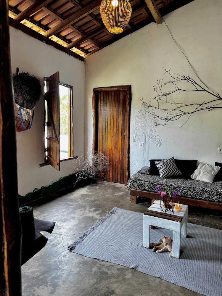 Hostel Mata House