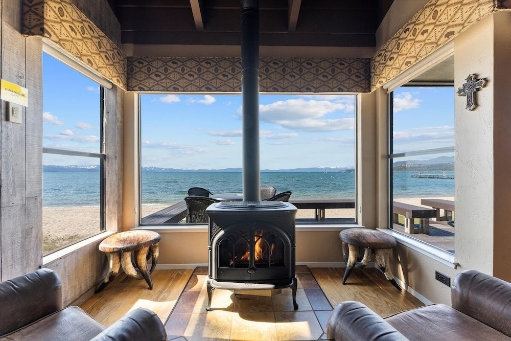 Lake Tahoe Vacations - Swimsuit Required 4 Bedroom Home by RedAwning - Property Image 2