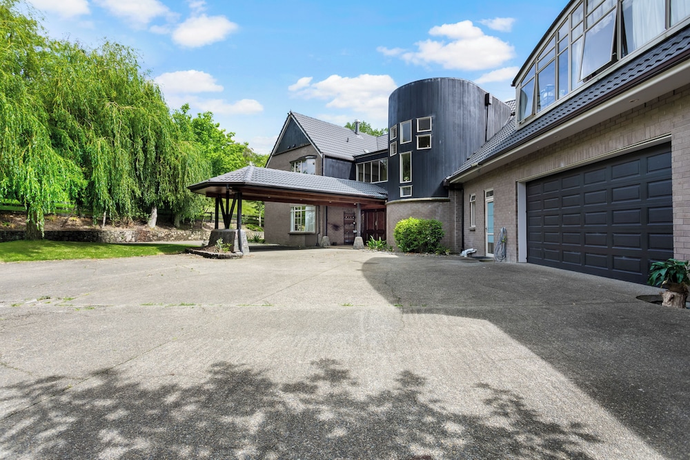 Countryside Zen Estate - Views and Pool view 4