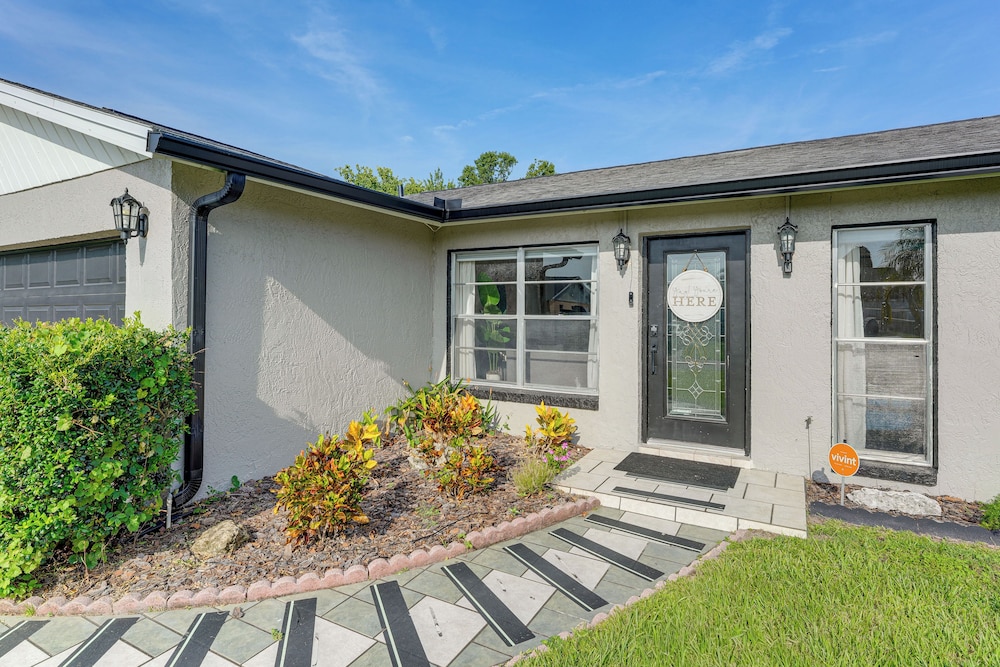 Orlando & Disney Parks Hub w/ Pool: Pet Friendly!